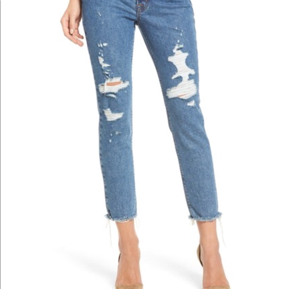 Hudson Jeans -cropped, distressed, frayed bottom